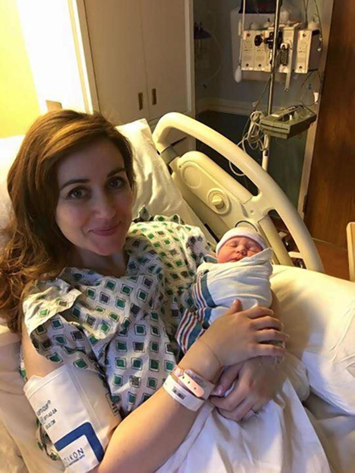 Kentucky doctor takes break from giving birth to help deliver baby in distress 