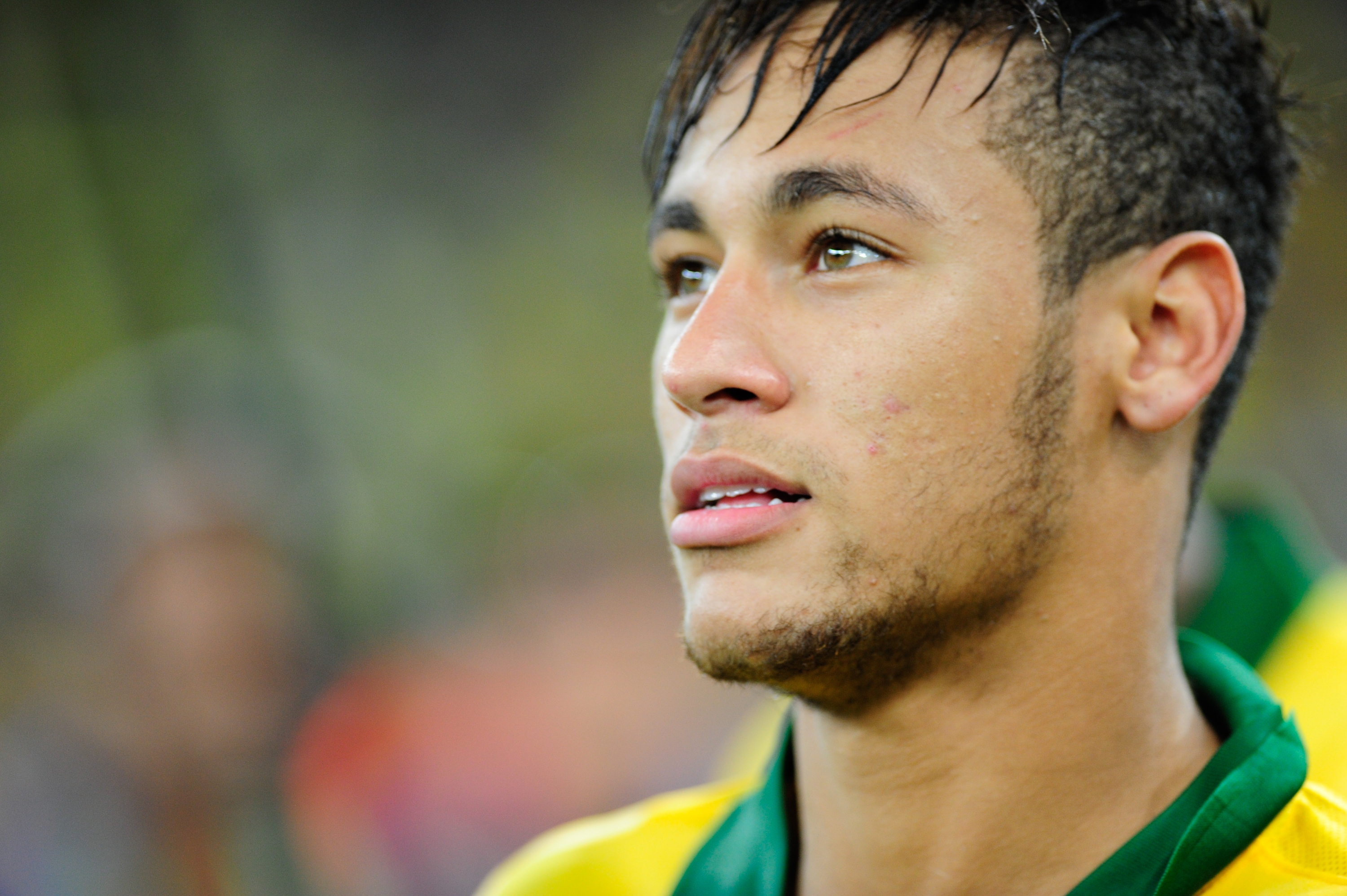 Spanish Liga to file PSG complaint over Neymar