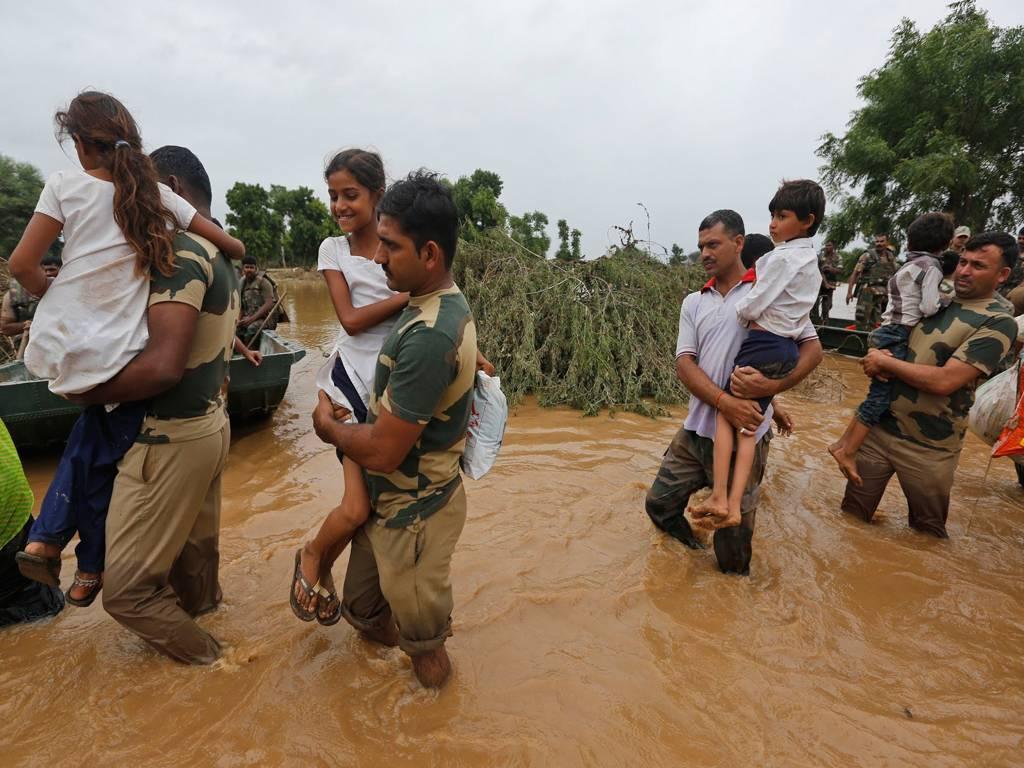 Flood death toll mounts to 186; Gujarat CM to camp in Banaskantha for five days - Times of India